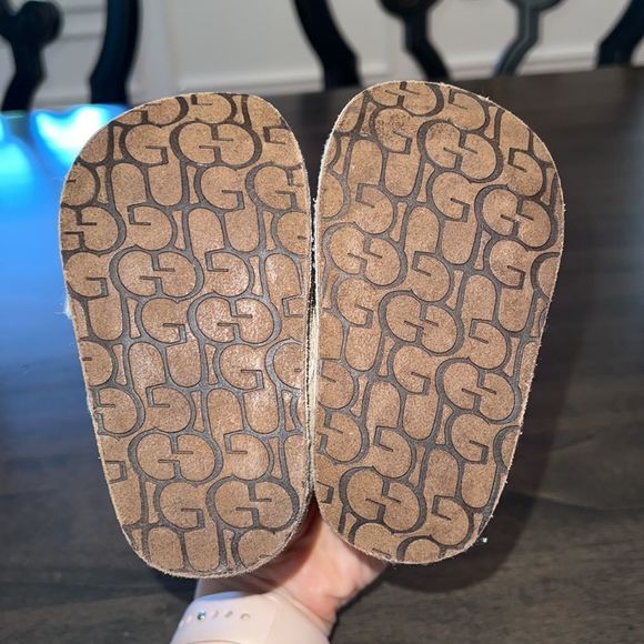 Baby Ugg Boots Like New Size Small Ugg Boots Boy Or Girl Ugg Boots - Picture 5 of 7